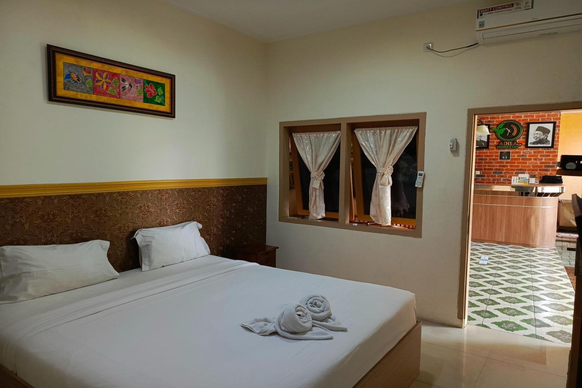 Adisa Homestay Malang Esterno foto