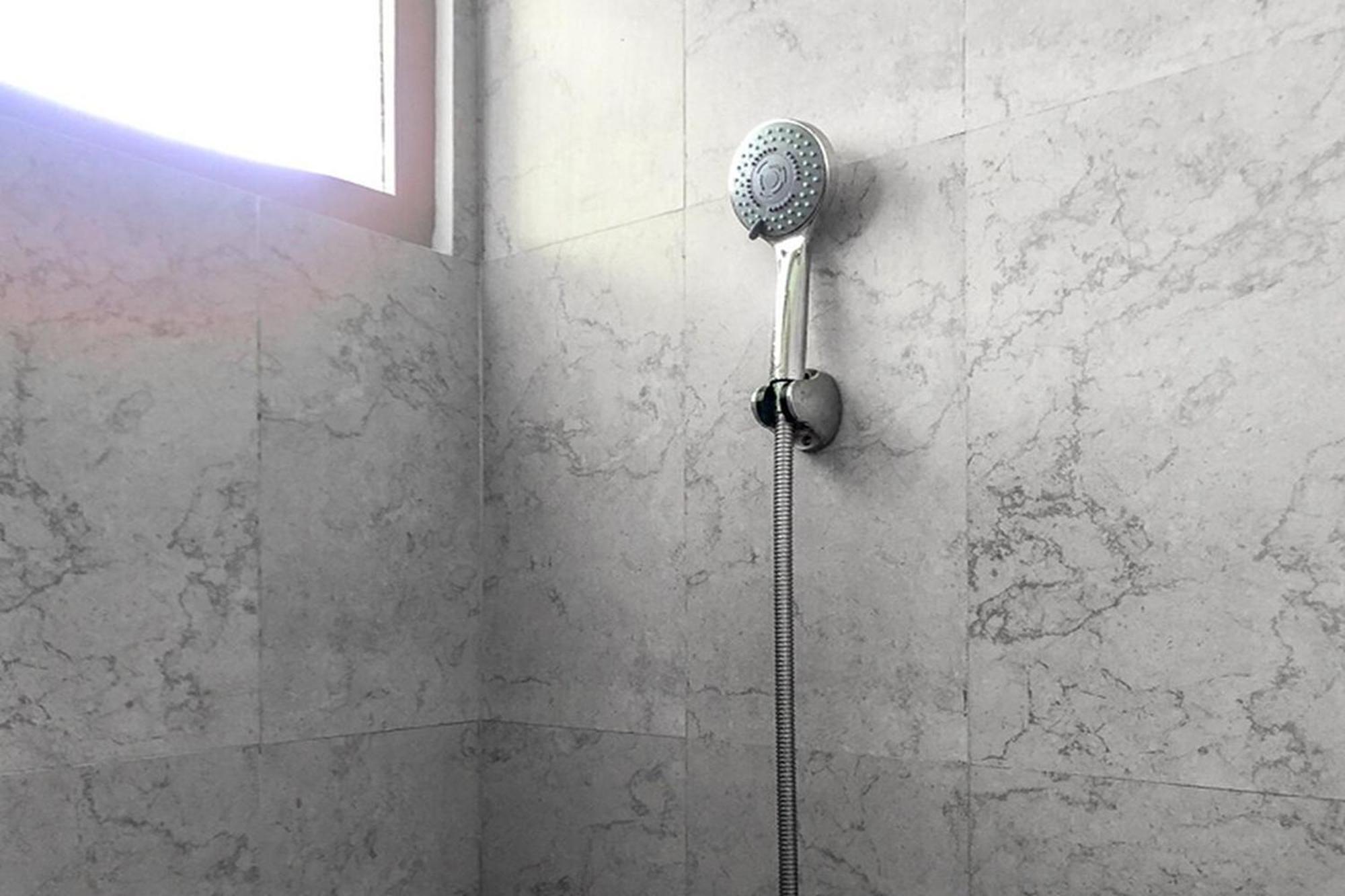 Adisa Homestay Malang Esterno foto