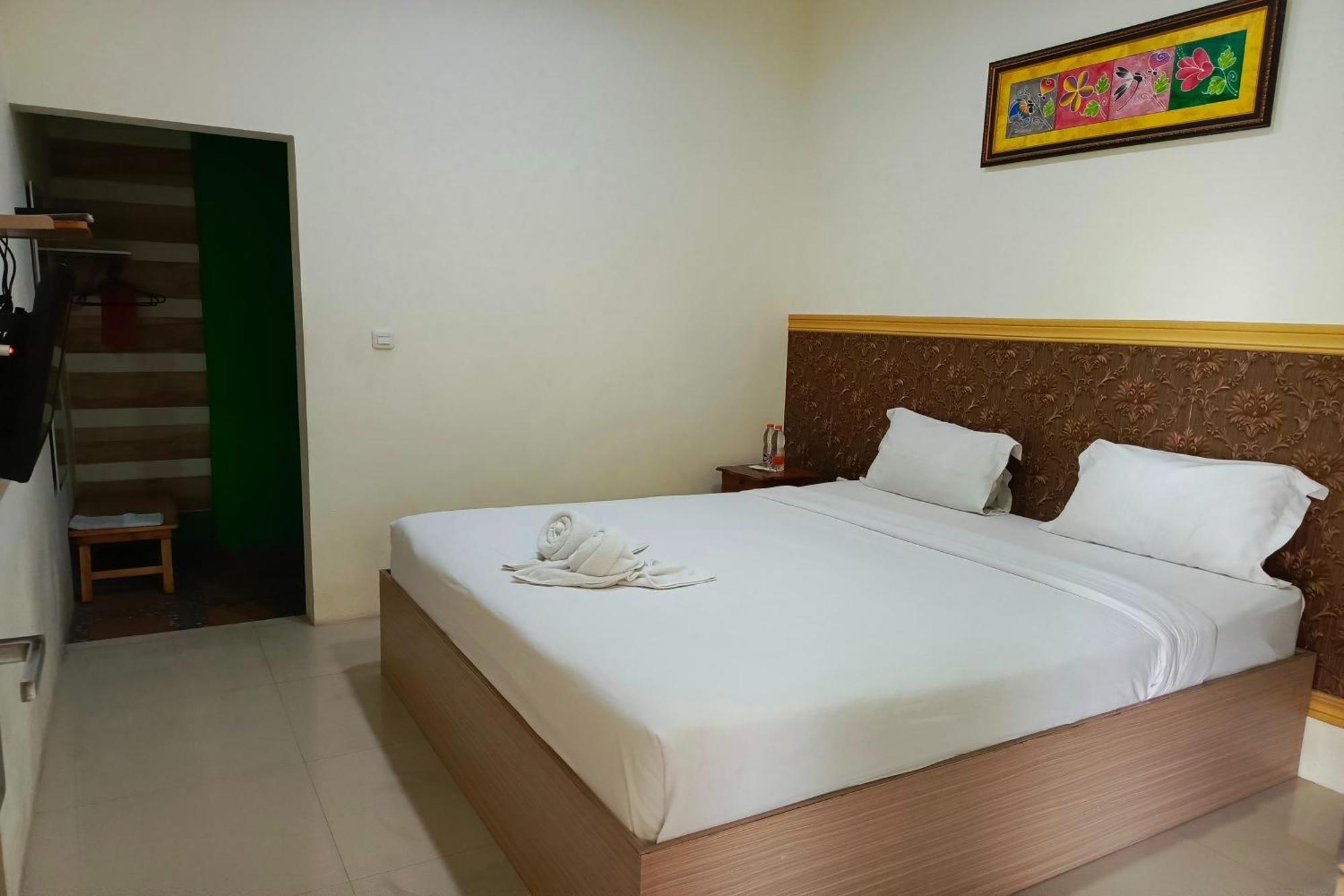Adisa Homestay Malang Esterno foto